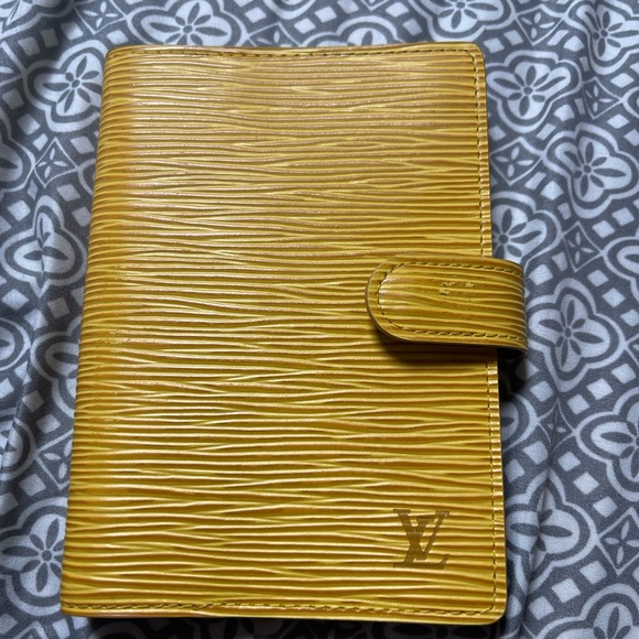 Louis Vuitton Petit Noe Epi Drawstring Shoulder bag with match Epi Agenda PM - Picture 13 of 17